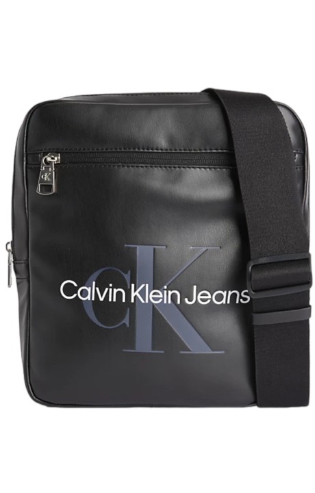 Borsa nera di Calvin Klein...