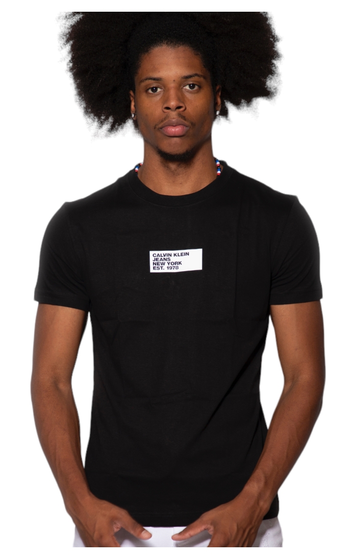 T-shirt nera basic di Calvin Klein Jeans