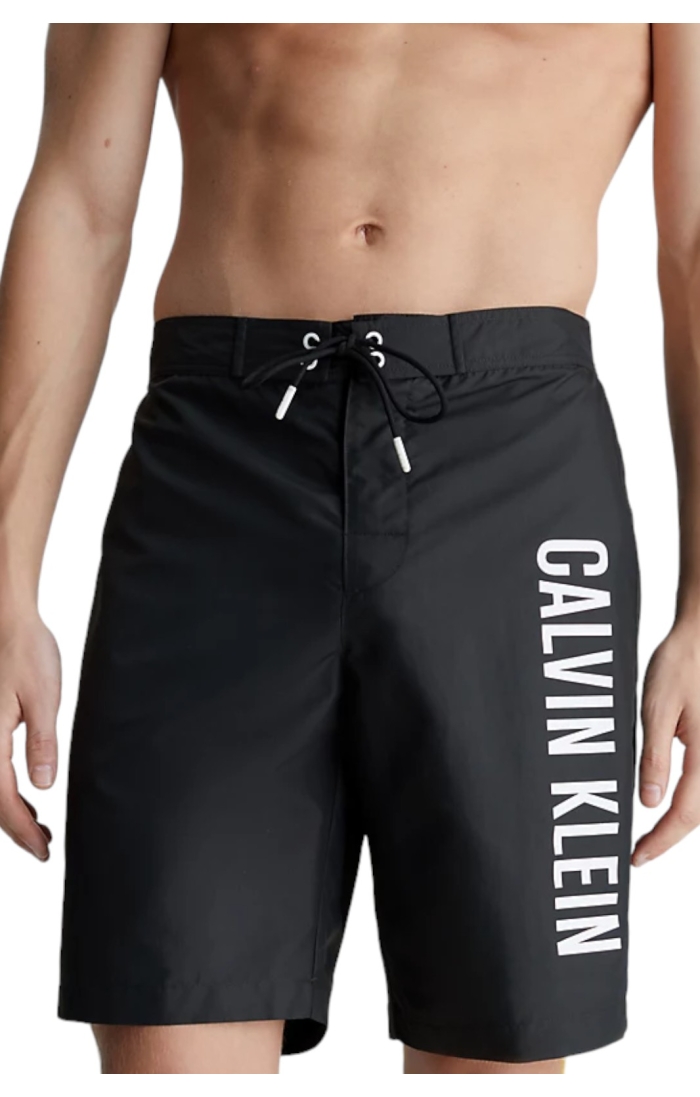 Un bain Calvin Klein avec une ceinture Cordon Intense Power Noir